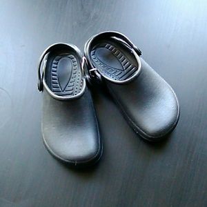 Kids Sandal  Size 1 in Color Black
